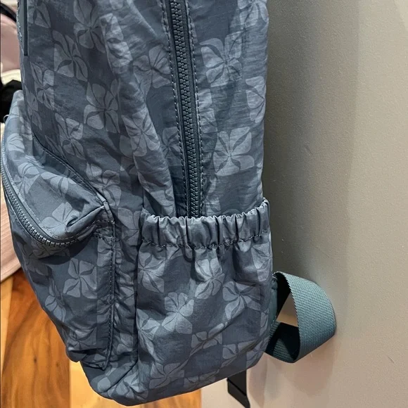 Aloha Collection Keep It Light Backpack in Pua Check - Picture 13 of 15